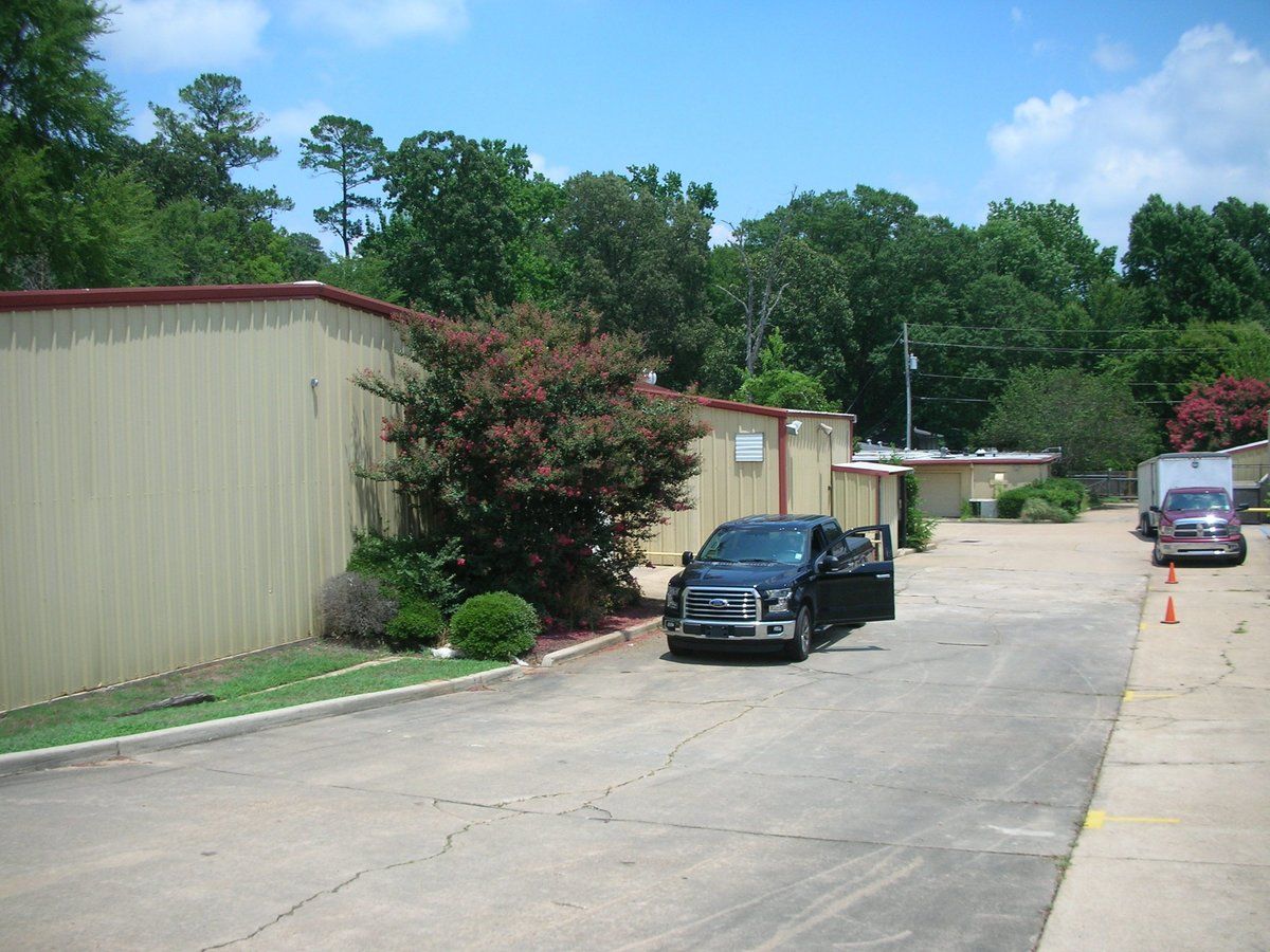 Pierremont Investment Properties: 1112 Pierremont Rd, Shreveport, LA 71106